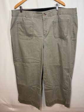 Lane Bryant Olive Green Wide Leg Crop Pants Size 24 High Rise Cargo Utility pant